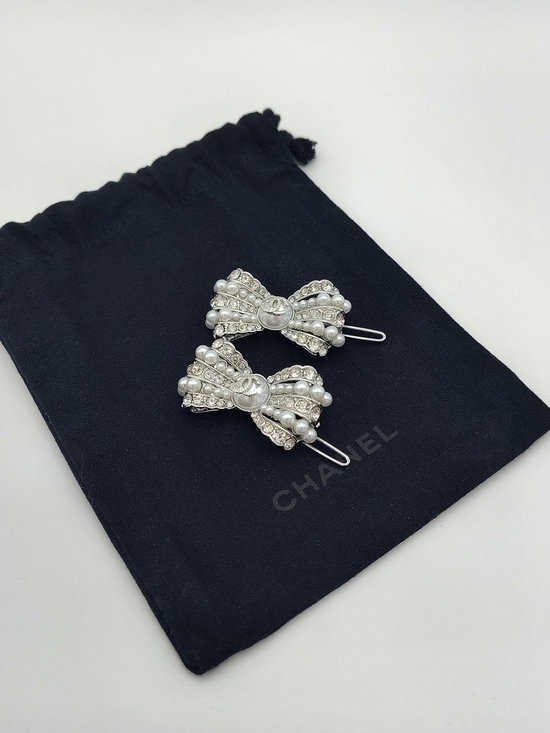CHANEL CC Pearl Crystal Rhinestone Bow Hair Clips Pair Silver Season 25A France